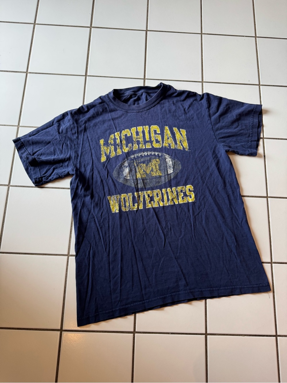 Michigan Wolverines NCAA Faded Navy Faded Logo Mens T-Shirt Size L